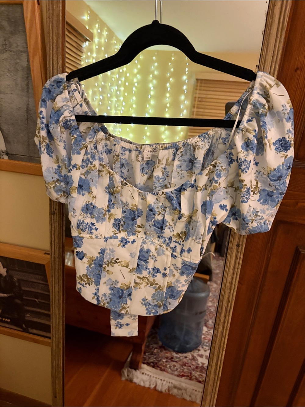 Blu Pepper Blue and Cream Floral Puff-Sleeve Crop Top